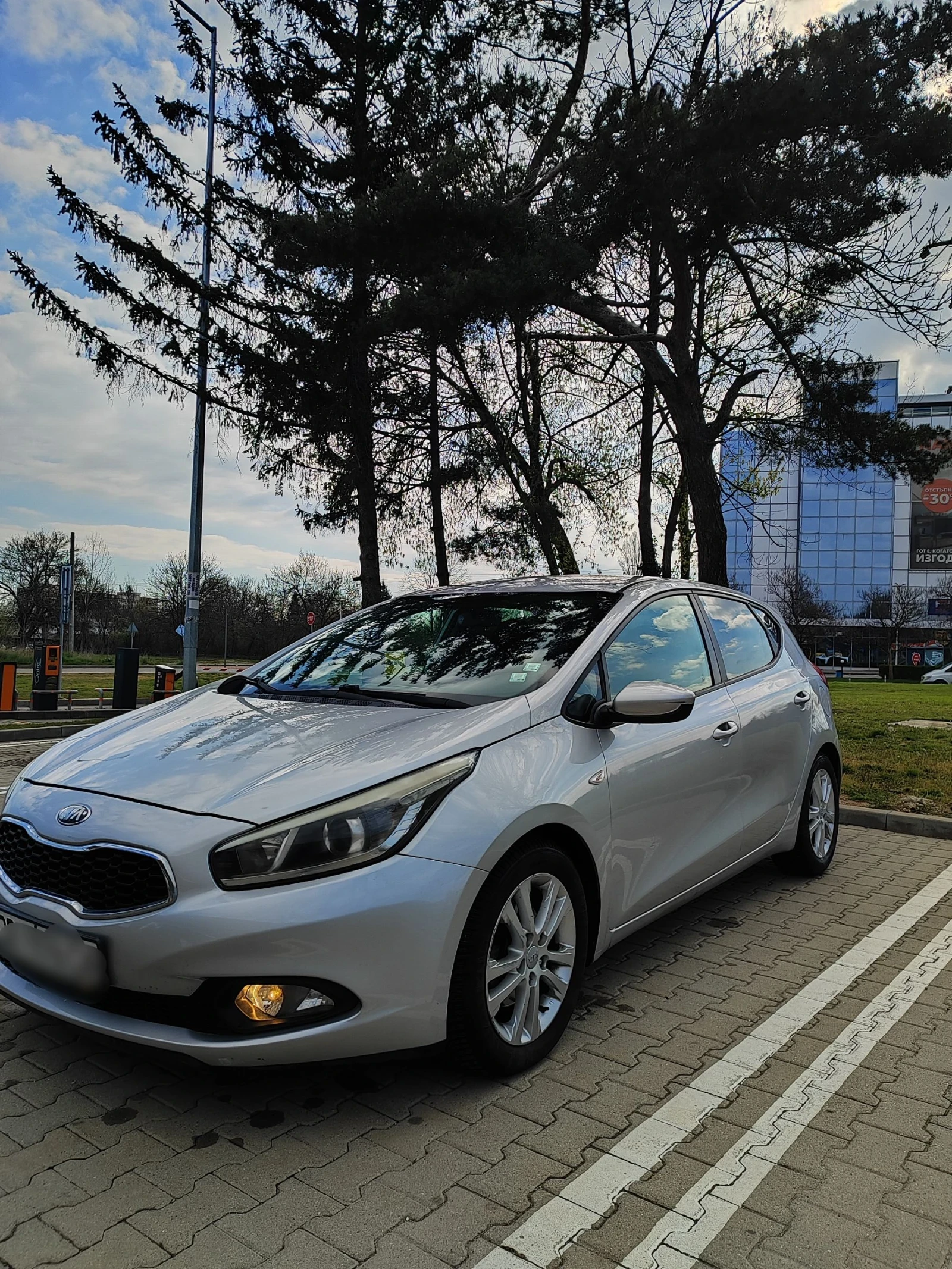Kia Ceed 1.4 CRDi, снимка 5 - Автомобили и джипове - 54717139