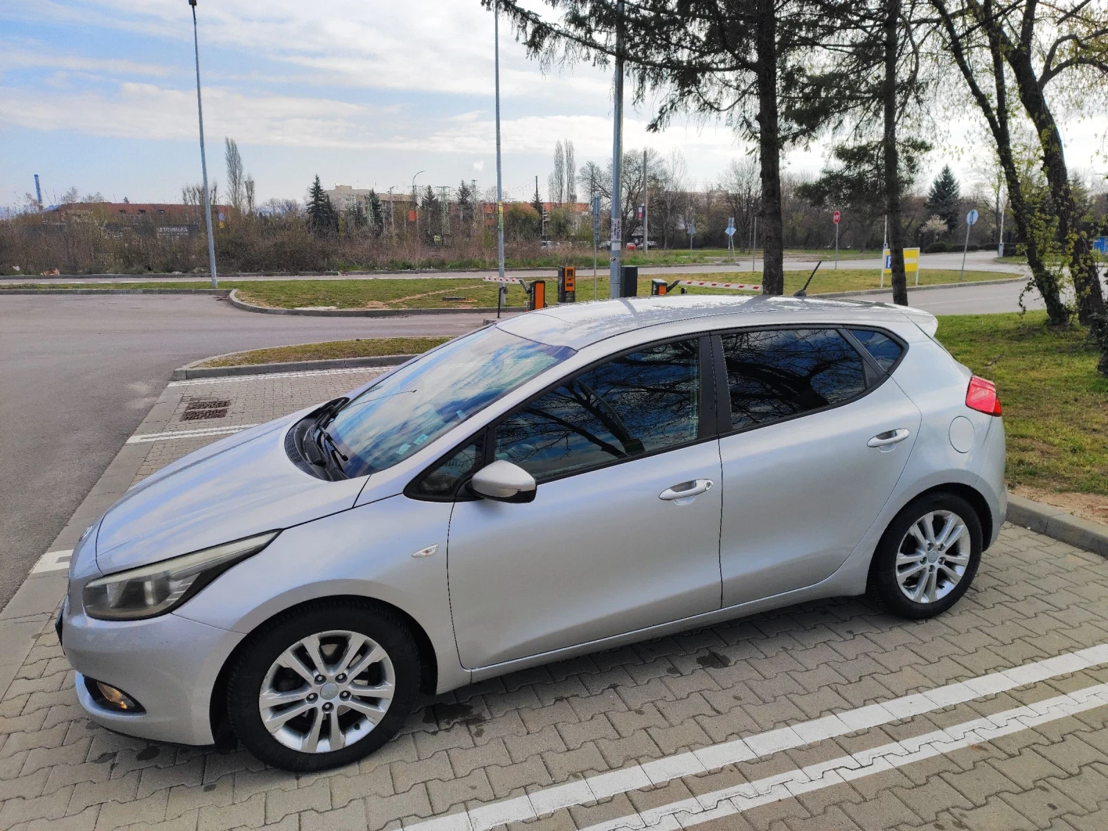 Kia Ceed 1.4 CRDi, снимка 14 - Автомобили и джипове - 54717139