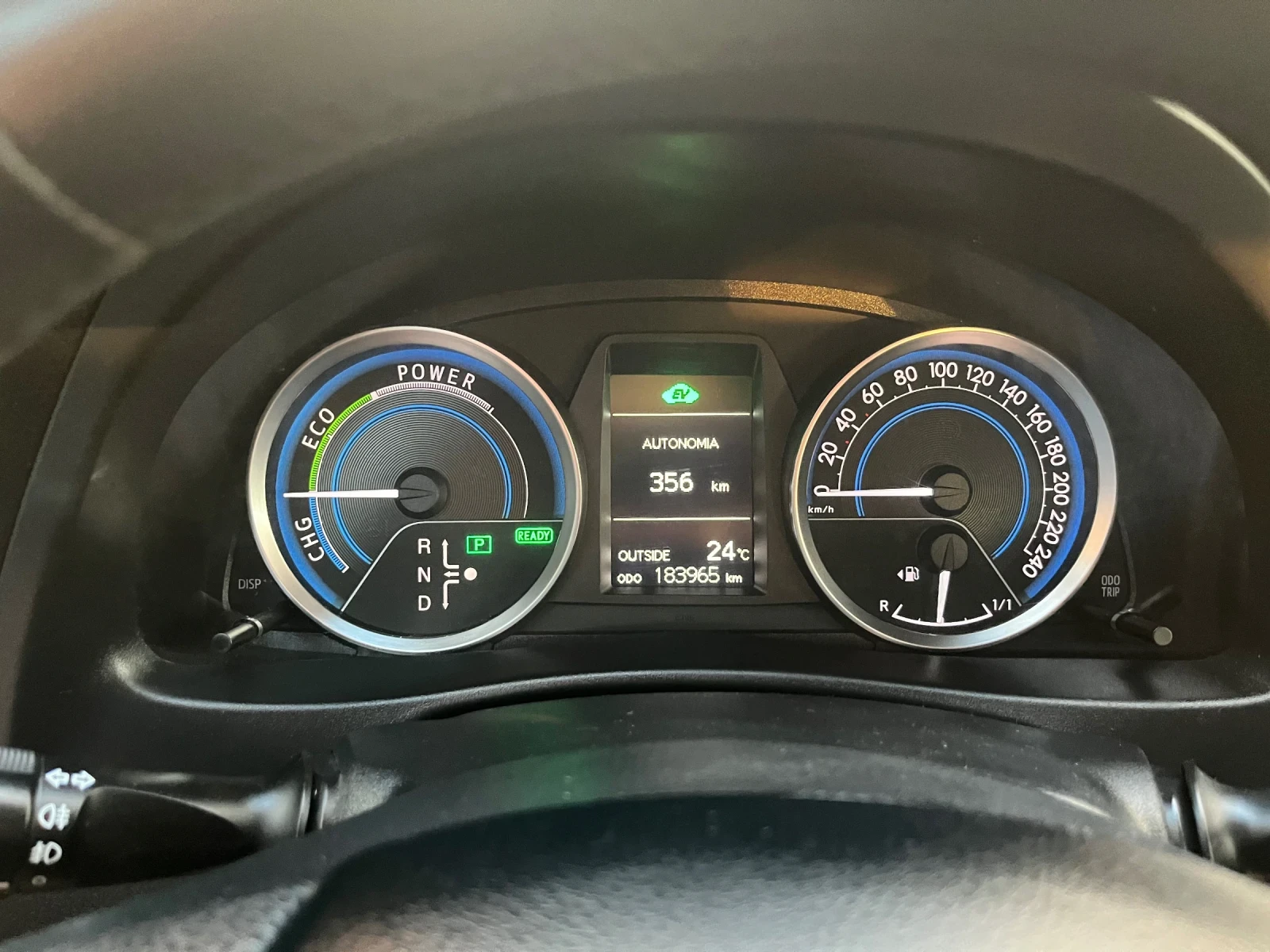 Toyota Auris 1.8Hybrid Lounge 136к.с Перфектна!!!, снимка 12 - Автомобили и джипове - 54793836