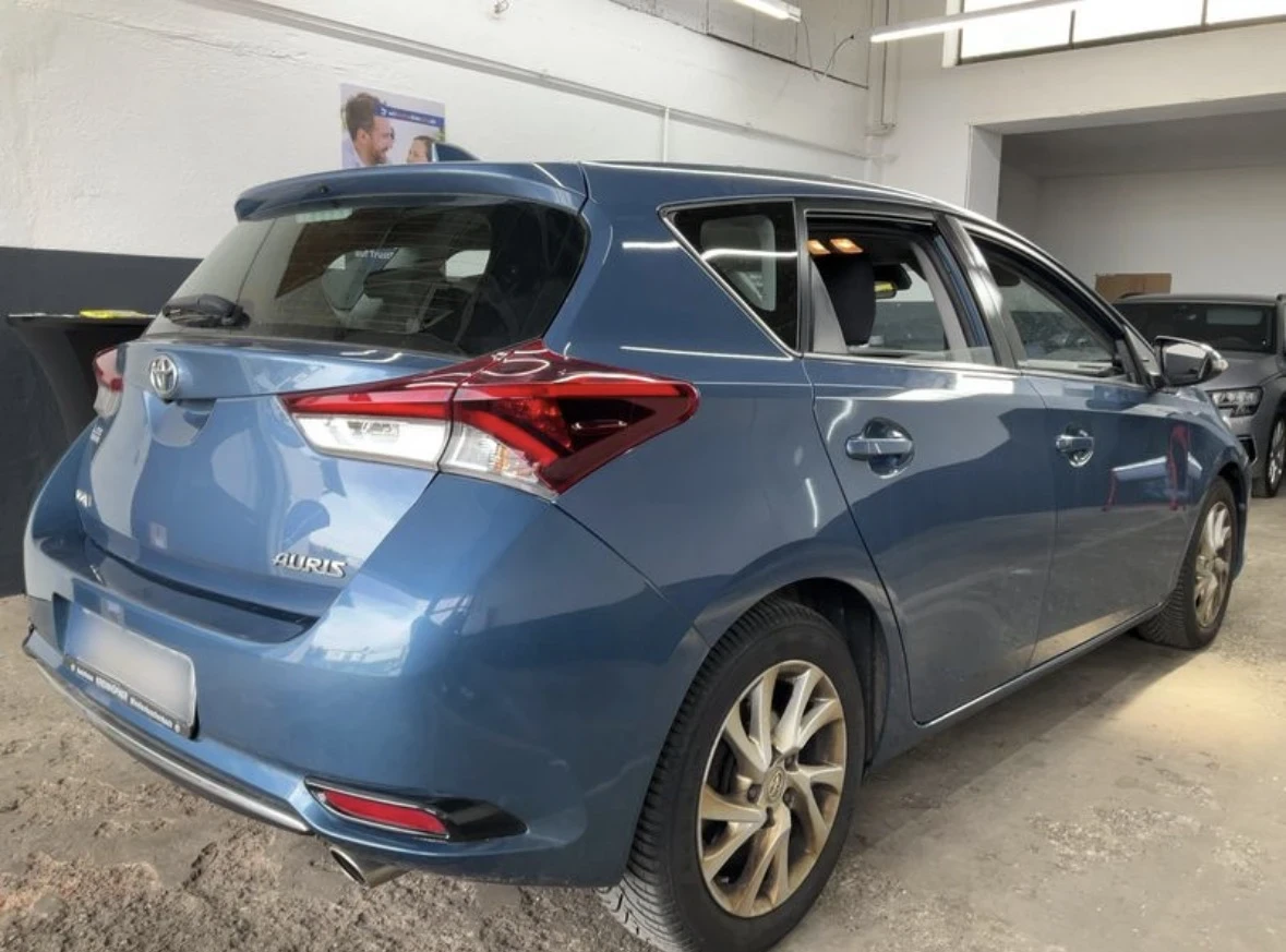 Toyota Auris, снимка 5 - Автомобили и джипове - 54899903