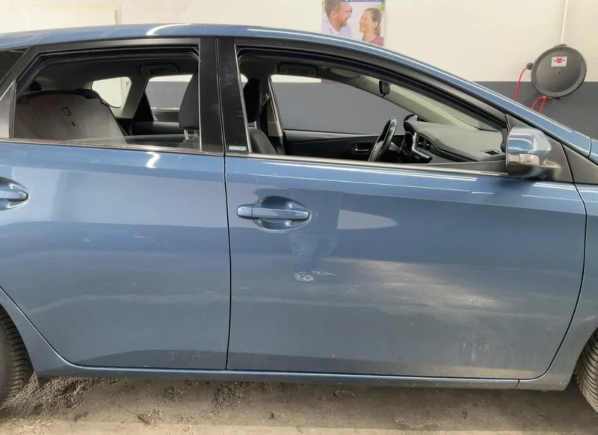 Toyota Auris, снимка 6 - Автомобили и джипове - 54899903