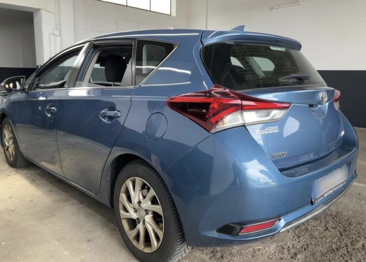 Toyota Auris, снимка 4 - Автомобили и джипове - 54899903