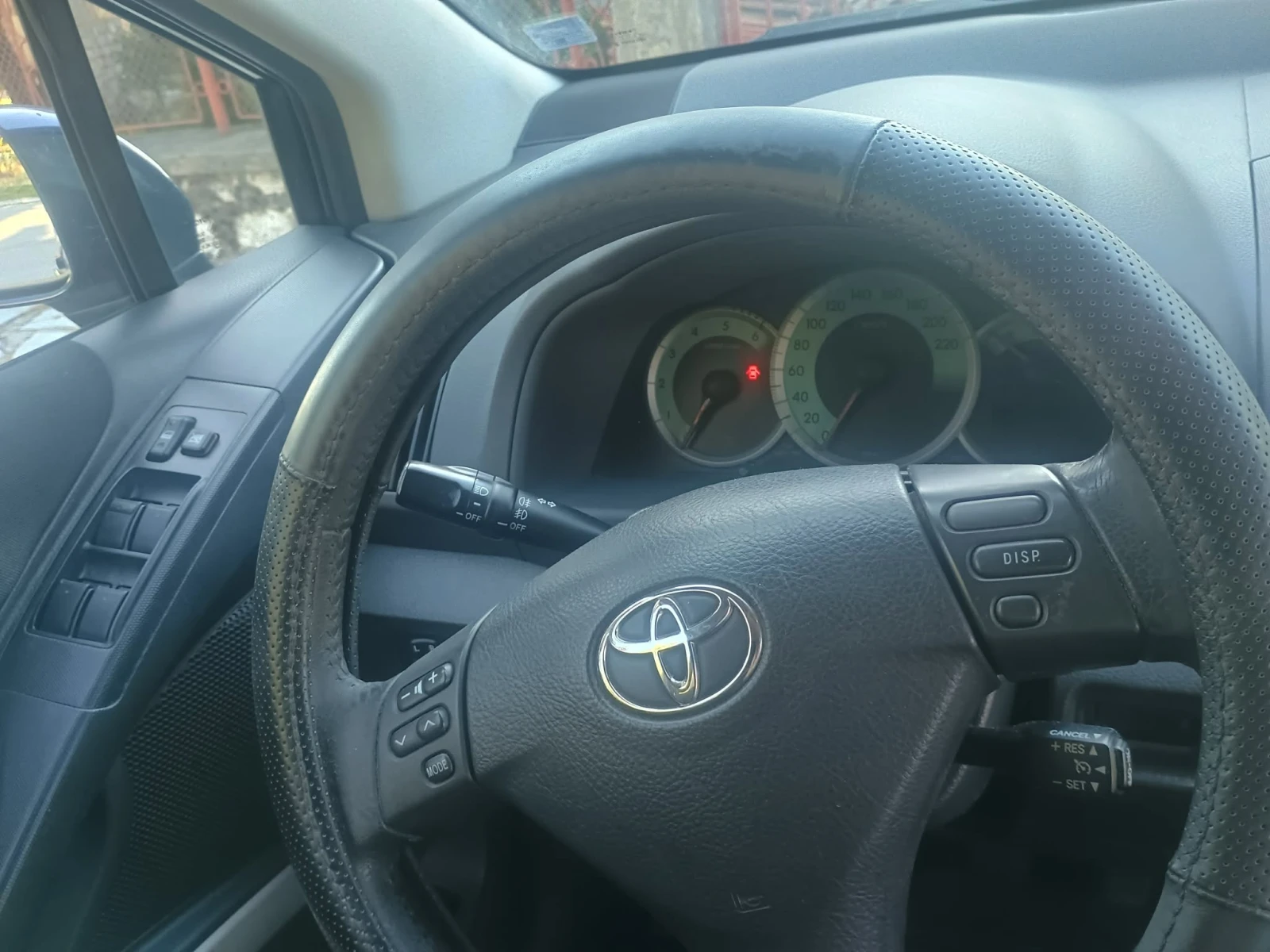 Toyota Corolla verso, снимка 11 - Автомобили и джипове - 55317077