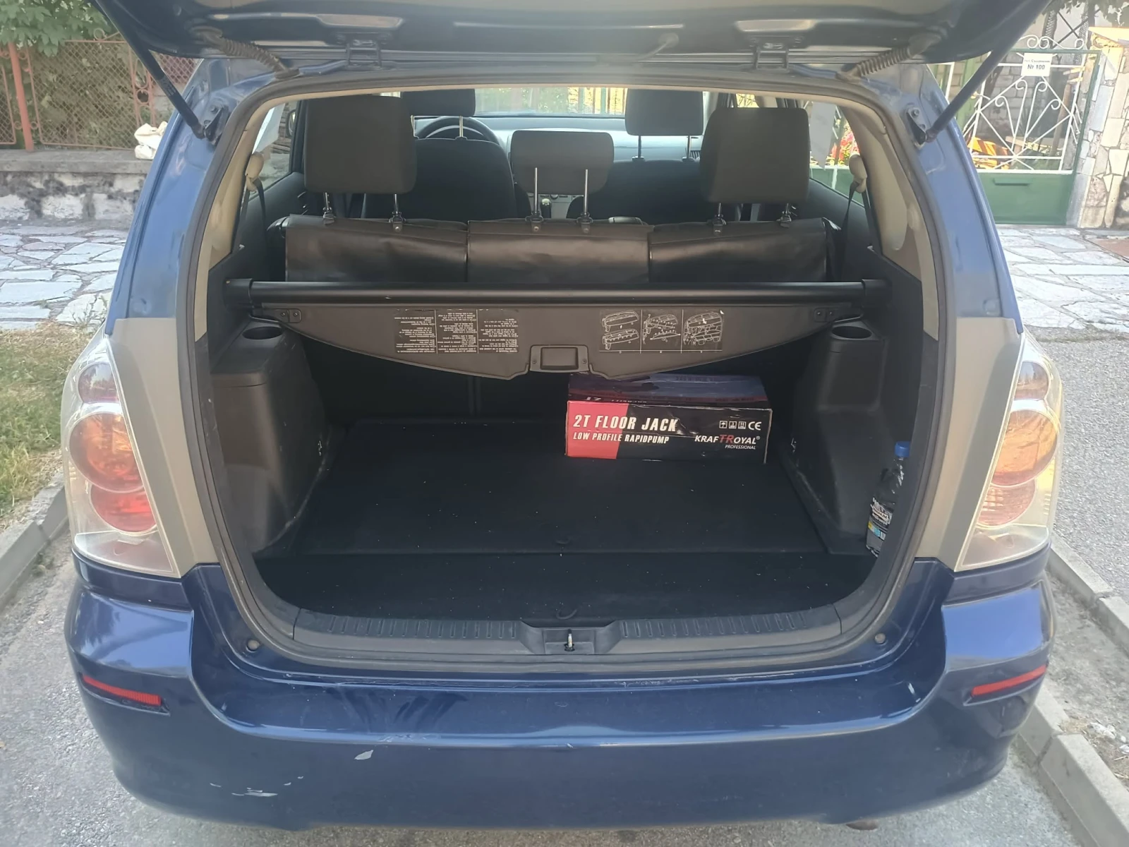 Toyota Corolla verso, снимка 15 - Автомобили и джипове - 55317077