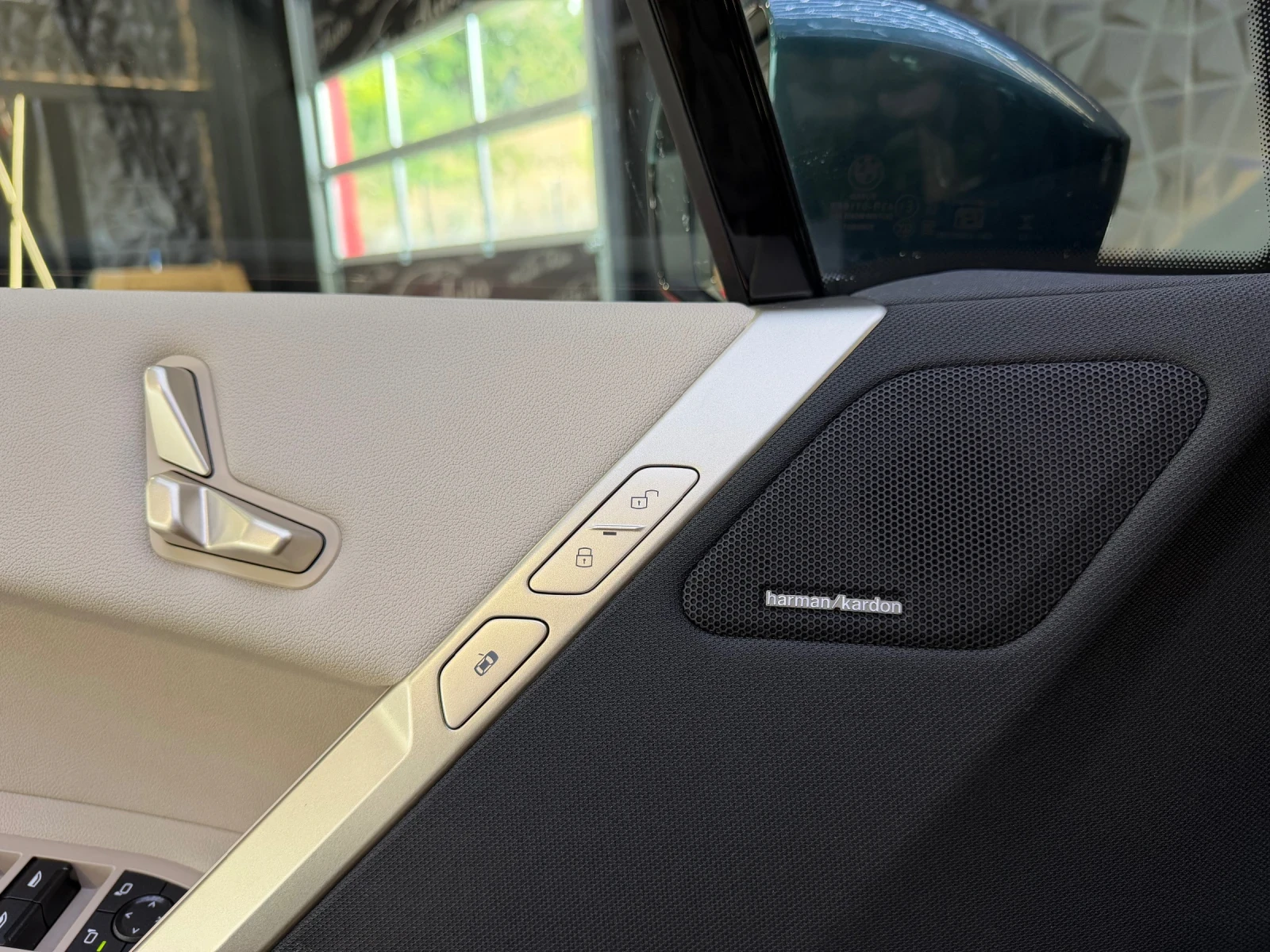 BMW iX 50 xDrive * FULL Екстри * ПАНОРАМА* HARMAN/KARDON*, снимка 14 - Автомобили и джипове - 55453653