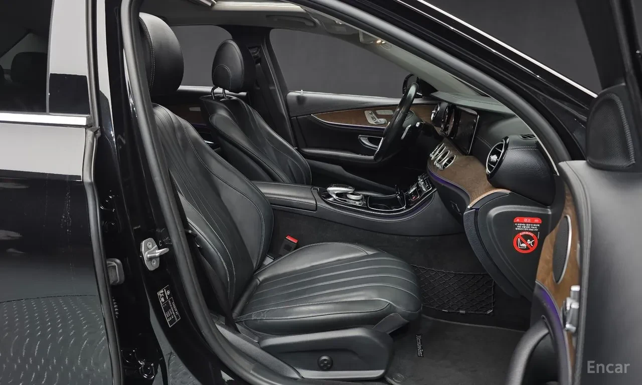 Mercedes-Benz E 220 4 Matic* Accident free , снимка 11 - Автомобили и джипове - 55612312