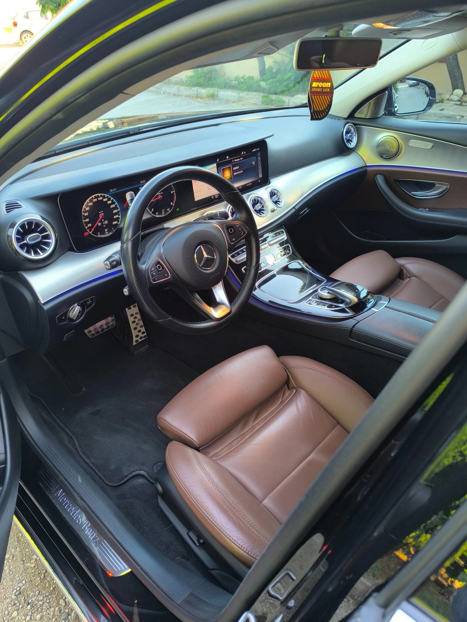 Mercedes-Benz E 220, снимка 7 - Автомобили и джипове - 55656285