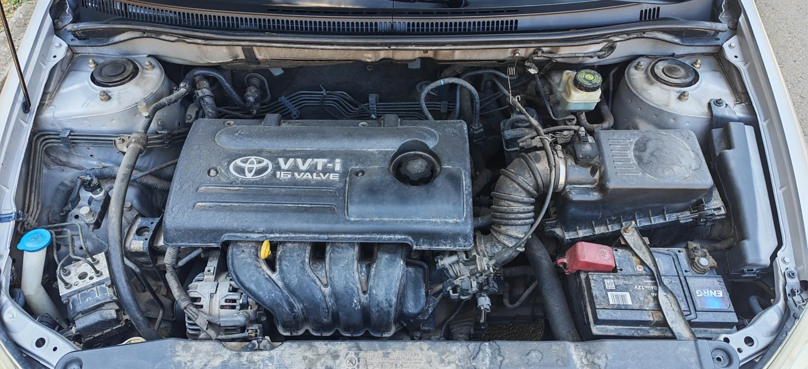 Toyota Corolla 1, 6 i, снимка 2 - Автомобили и джипове - 55663107