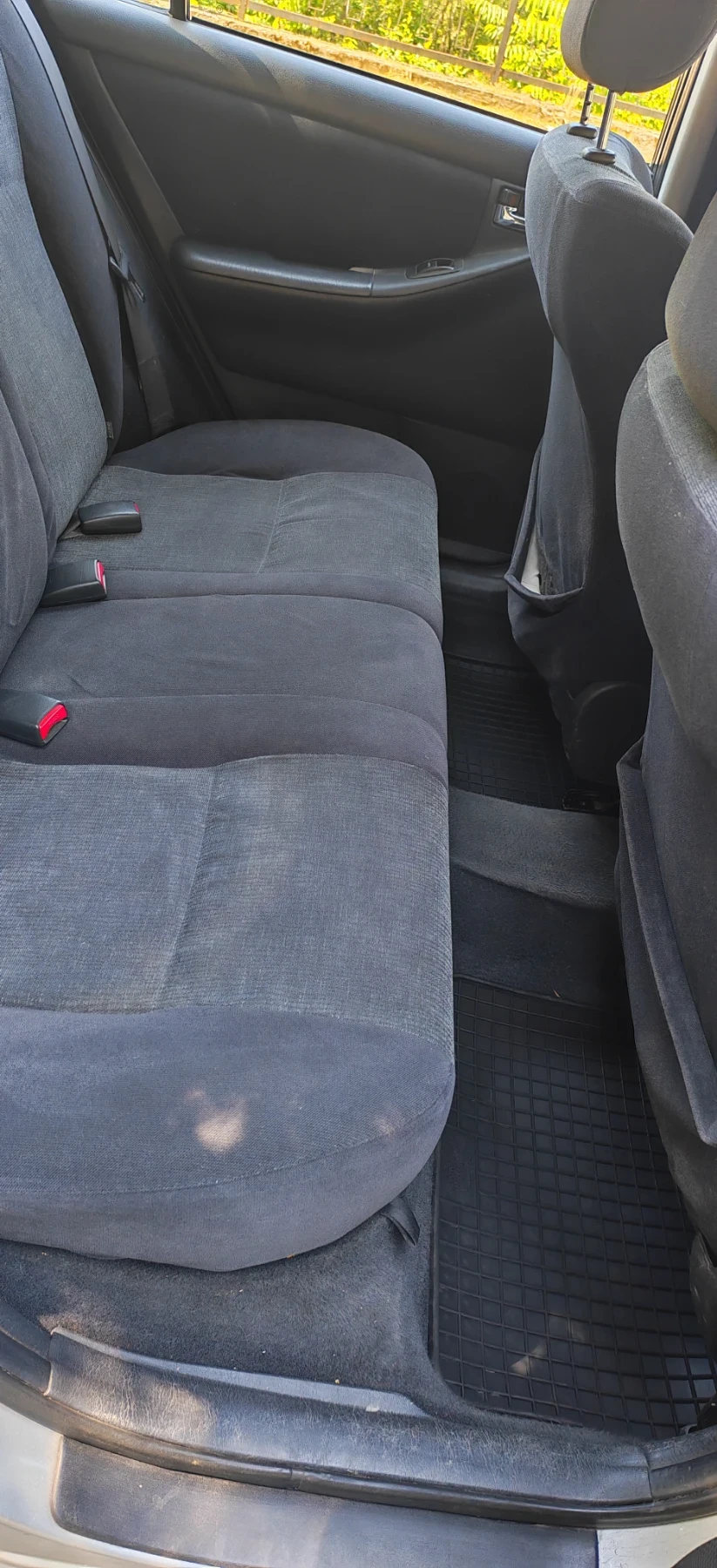 Toyota Corolla 1, 6 i, снимка 7 - Автомобили и джипове - 55663107