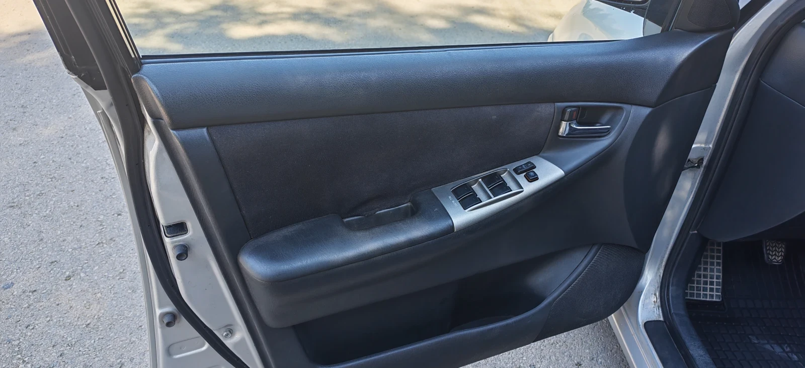 Toyota Corolla 1, 6 i, снимка 16 - Автомобили и джипове - 55663107