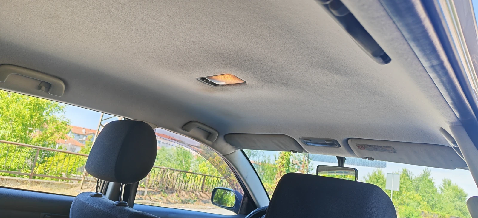Toyota Corolla 1, 6 i, снимка 5 - Автомобили и джипове - 55663107