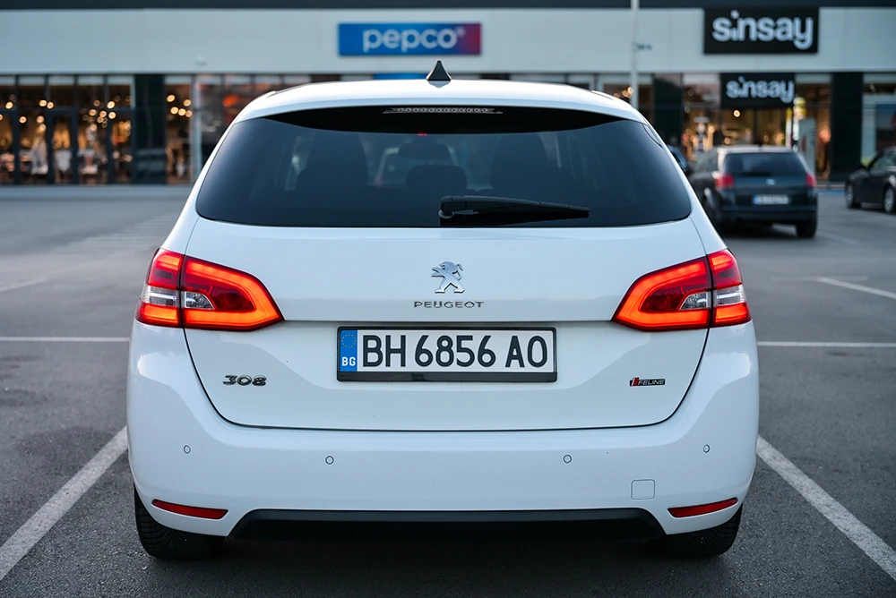 Peugeot 308 Изключително запазен, снимка 2 - Автомобили и джипове - 55748111