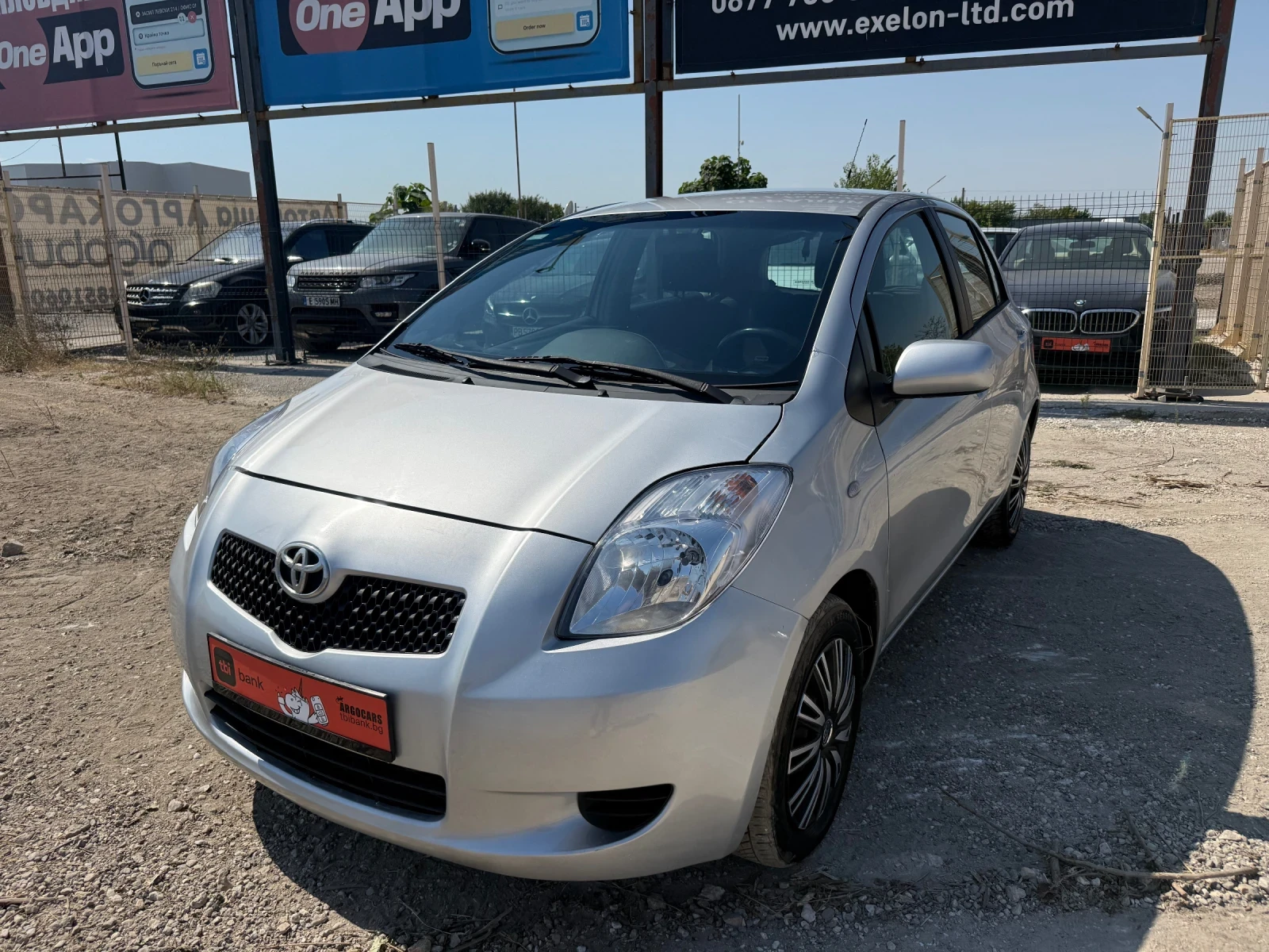 Toyota Yaris 1.0, снимка 2 - Автомобили и джипове - 56024744
