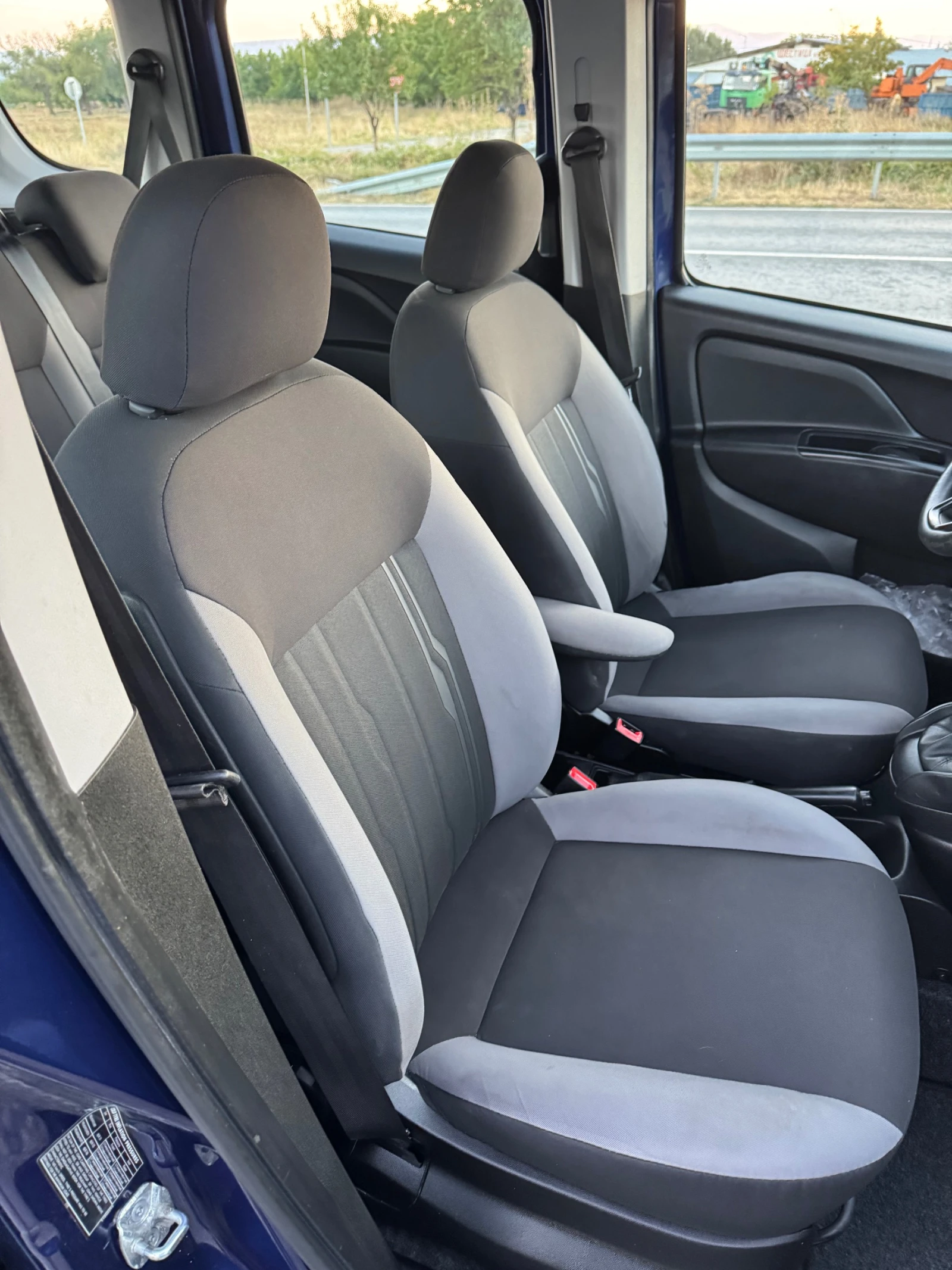 Fiat Doblo 1.6JTD* 120кс* Multijet* Клима* Евро6* 127 км* Ори, снимка 11 - Автомобили и джипове - 56134934
