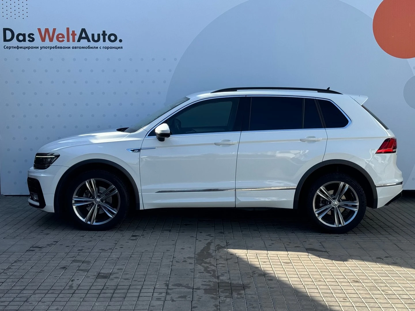 VW Tiguan Comfortline 2.0TDI 4MOTION BMT - изображение 2