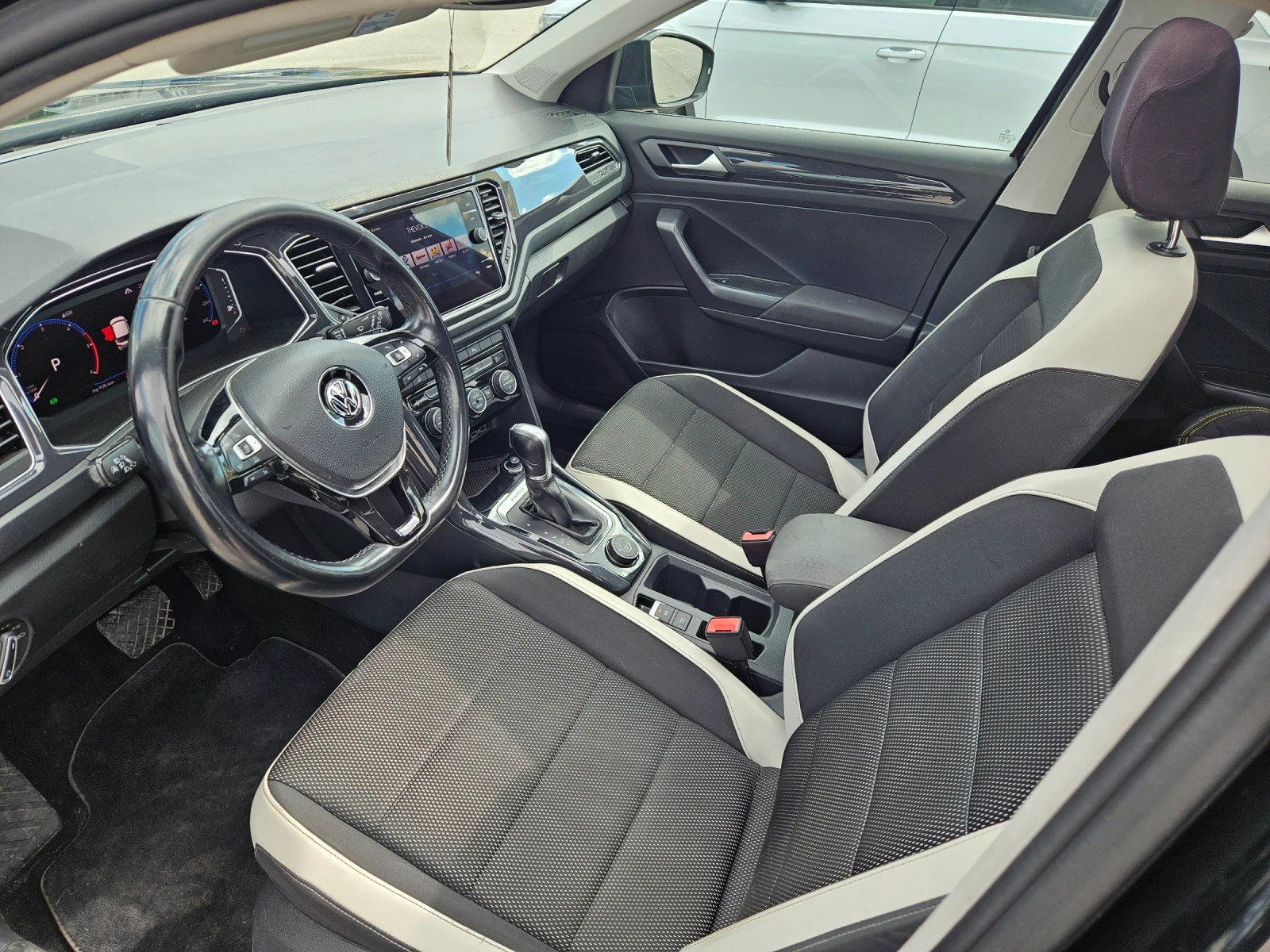 VW T-Roc Digital cockpit 4x4 DSG | Mobile.bg   11