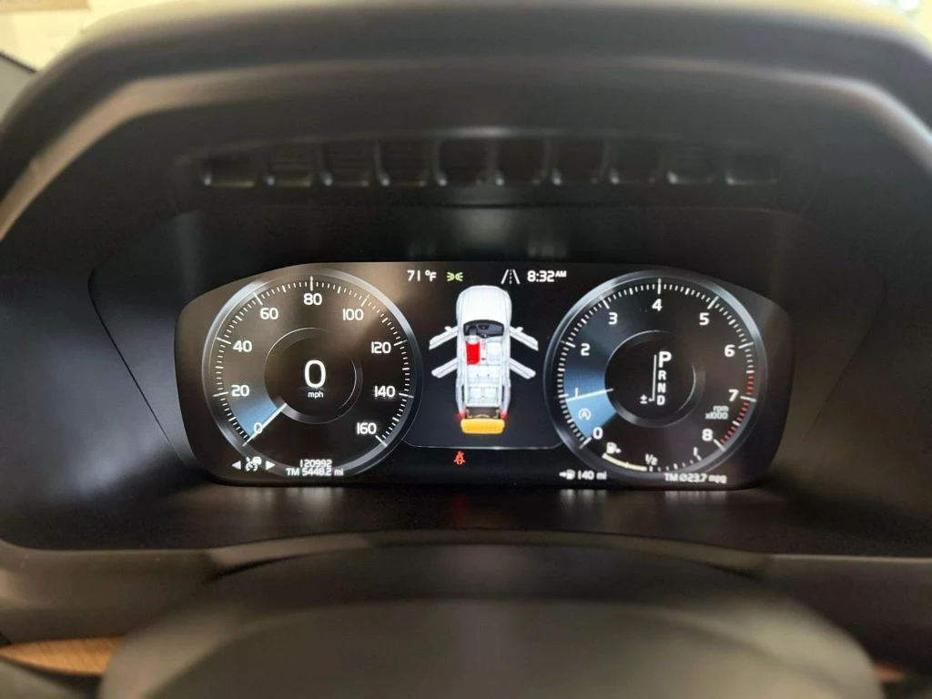 Volvo Xc90 T6 INSCRIPTION/7 МЕСТНА/ПАНО/BOWERS/ОБДУХ/ДИСТРОНИ - изображение 9