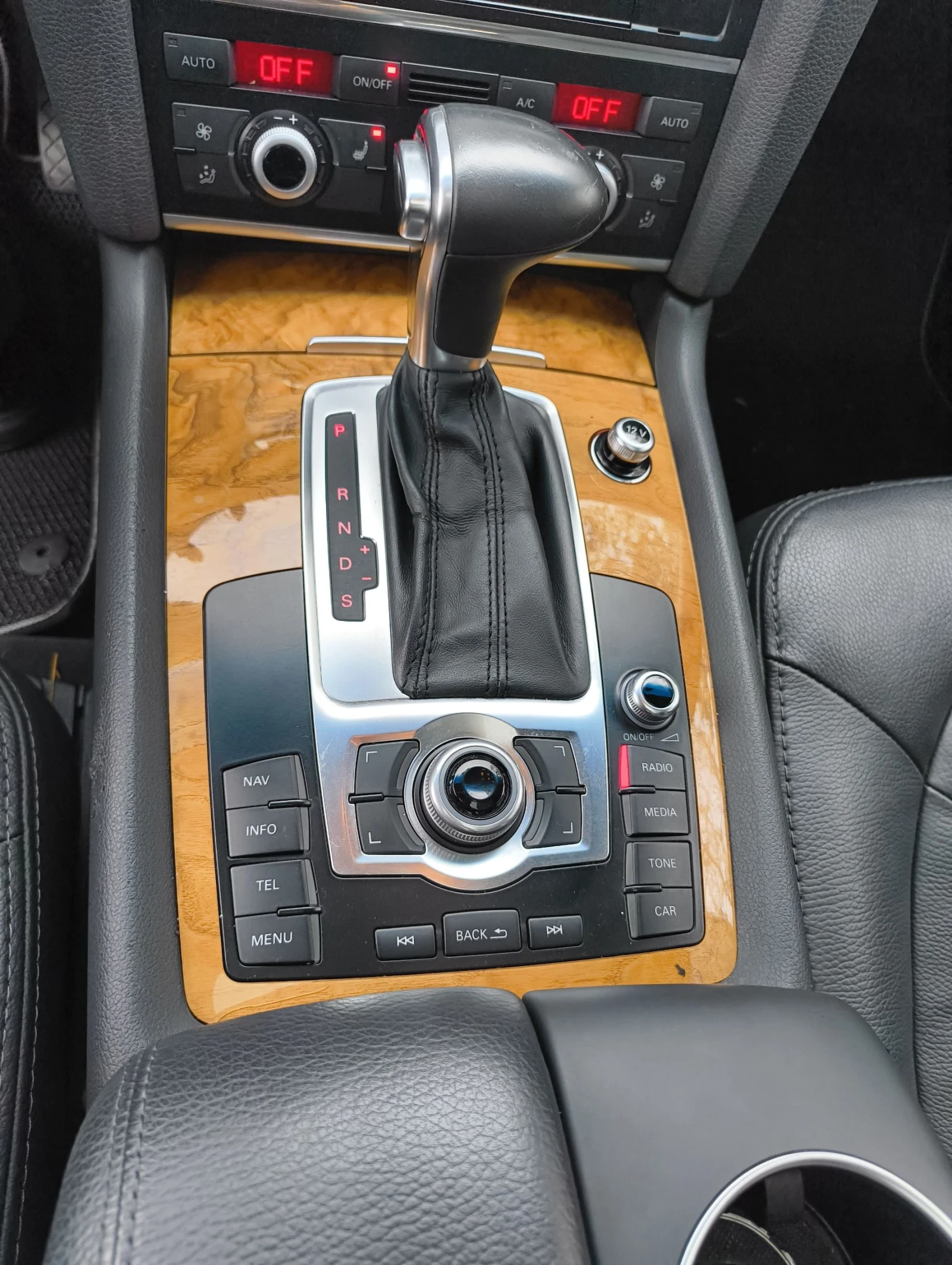 Audi Q7  2014г.ФЕЙС На пружини панорама камера , снимка 14 - Автомобили и джипове - 53726973