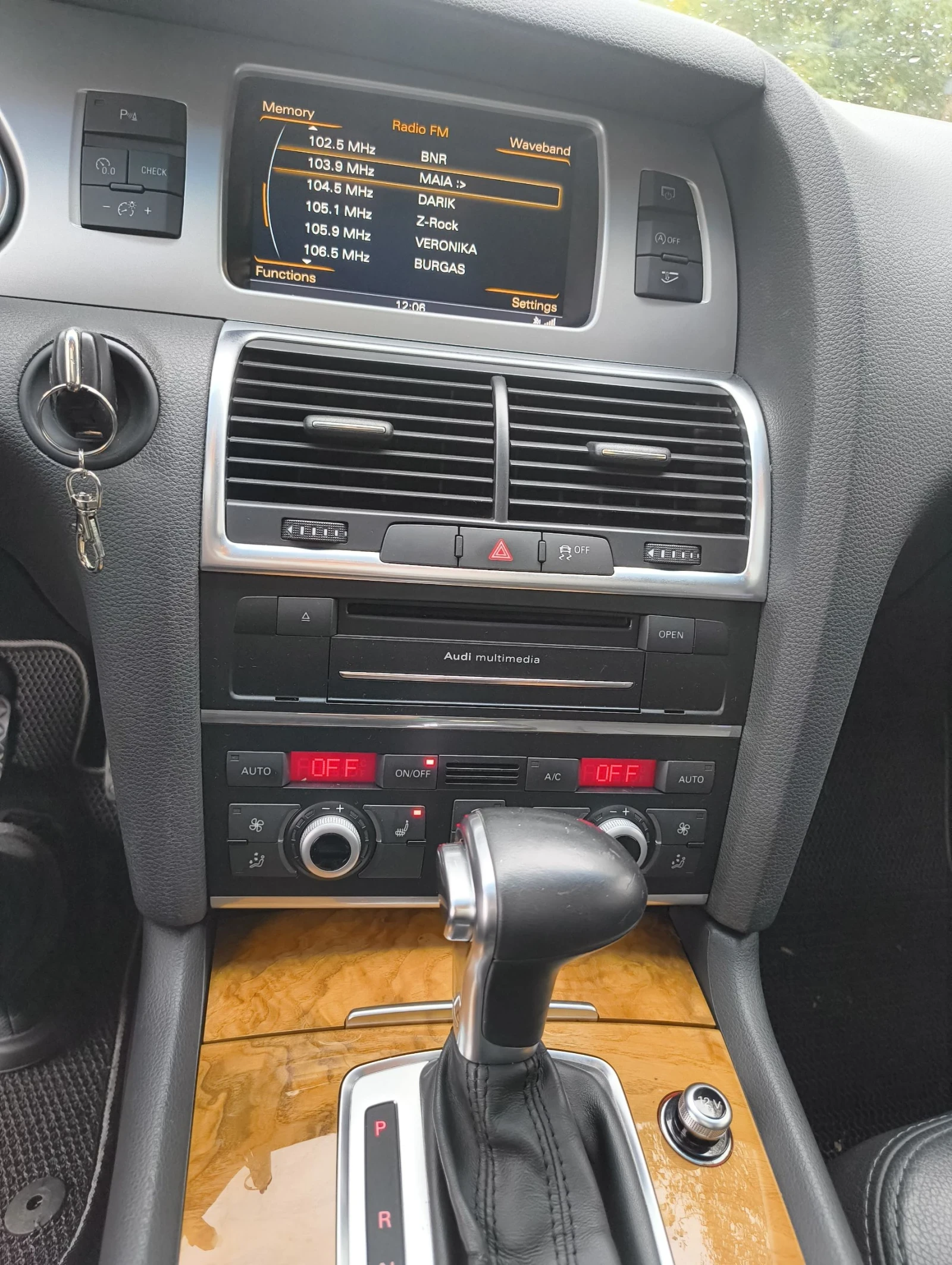 Audi Q7  2014г.ФЕЙС На пружини панорама камера , снимка 13 - Автомобили и джипове - 53726973