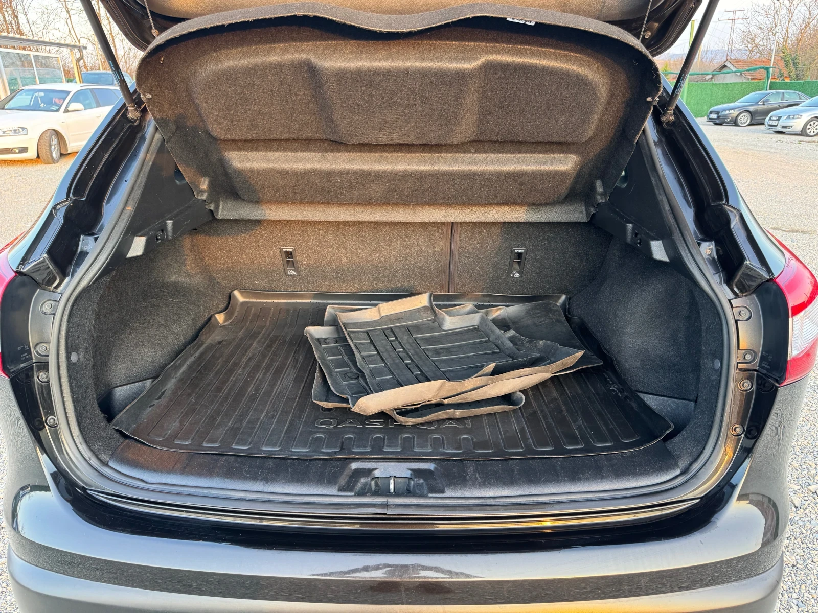 Nissan Qashqai 1.6-DCI  -Автоматик - 131 кс , снимка 14 - Автомобили и джипове - 53977466