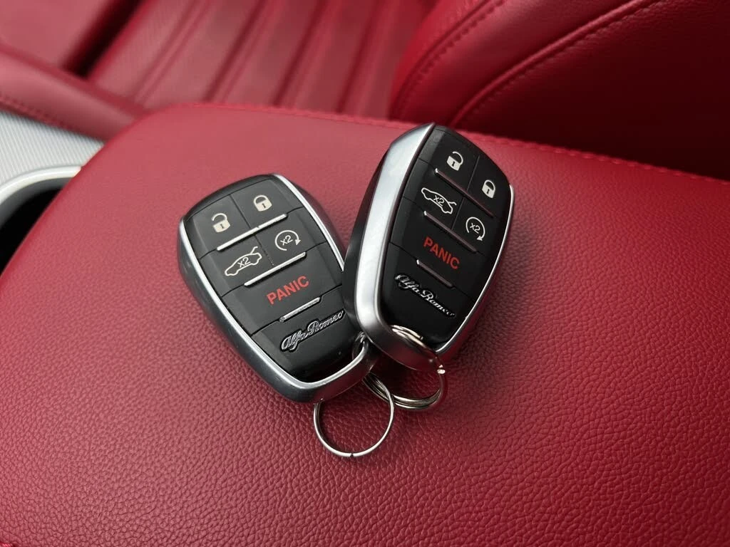 Alfa Romeo Stelvio АвтоКредит* (ЦЕНА ДО БГ)Alfa Romeo Stelvio Veloce , снимка 14 - Автомобили и джипове - 54073139