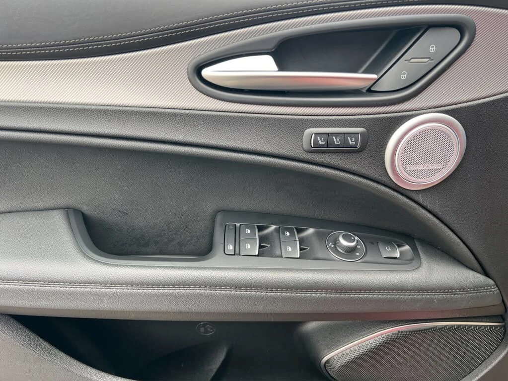 Alfa Romeo Stelvio АвтоКредит* (ЦЕНА ДО БГ)Alfa Romeo Stelvio Veloce , снимка 11 - Автомобили и джипове - 54073139