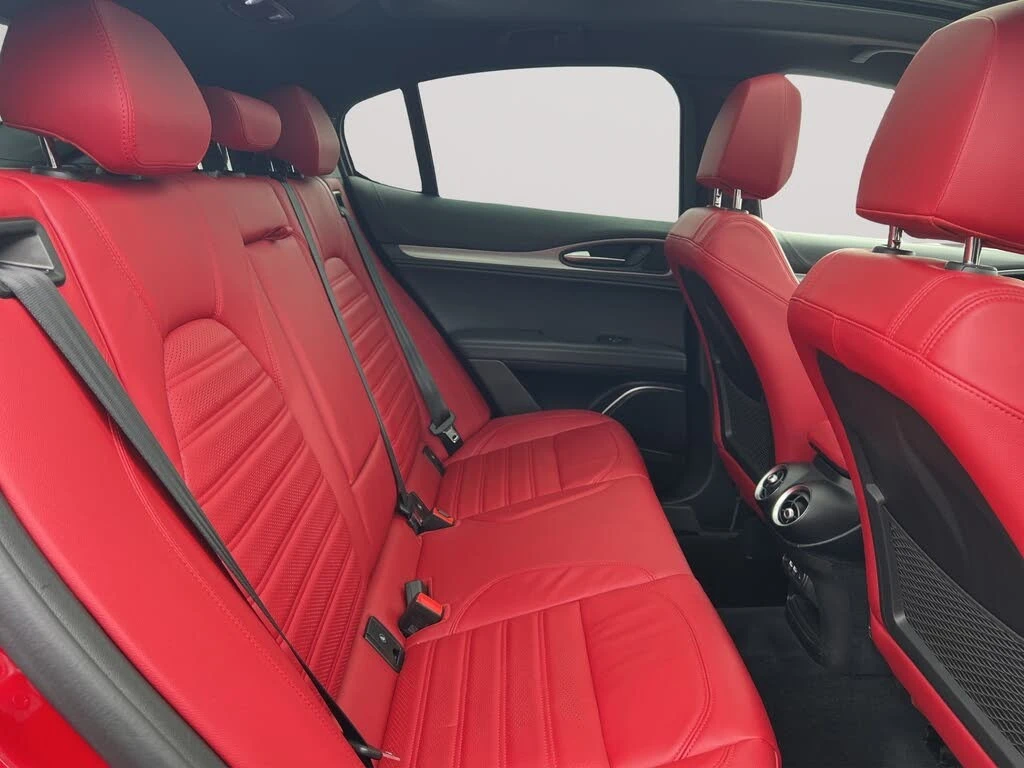 Alfa Romeo Stelvio АвтоКредит* (ЦЕНА ДО БГ)Alfa Romeo Stelvio Veloce , снимка 9 - Автомобили и джипове - 54073139