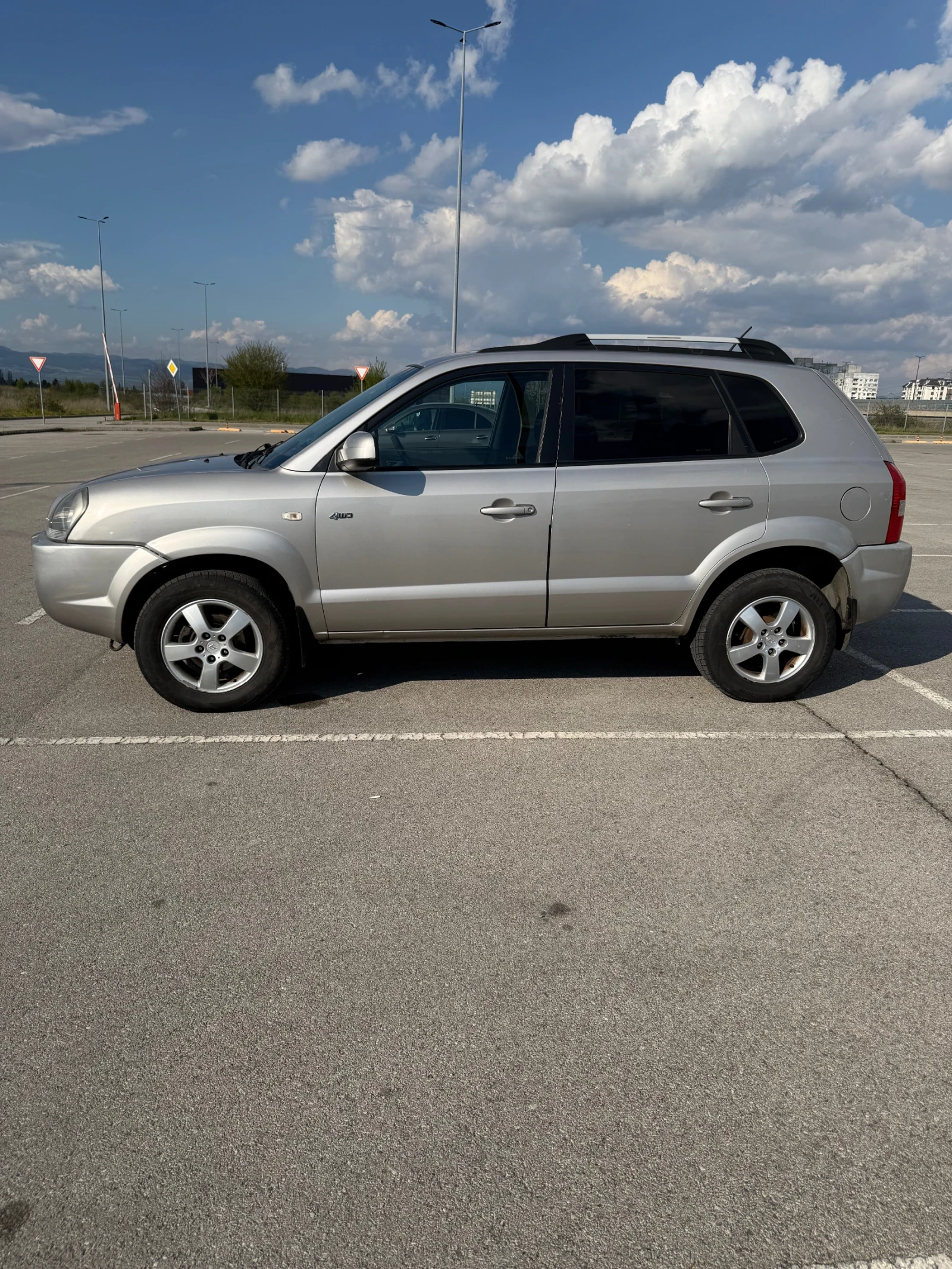 Hyundai Tucson 4x4, снимка 3 - Автомобили и джипове - 54240821