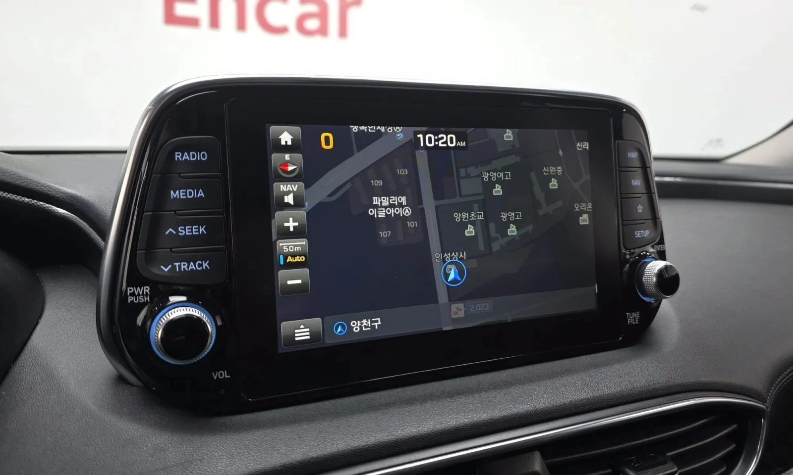 Hyundai Santa fe Diesel 2.0 2Wd Premium, снимка 11 - Автомобили и джипове - 54414561