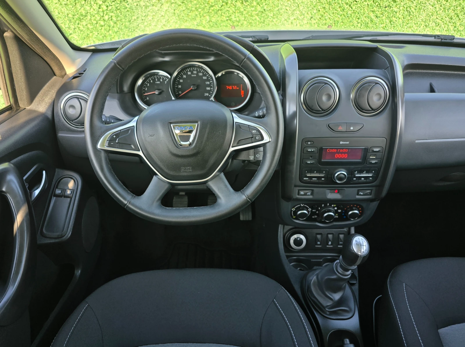 Dacia Duster 1.5DCI* 109кс* 4х4* 74000км* , снимка 12 - Автомобили и джипове - 54841031