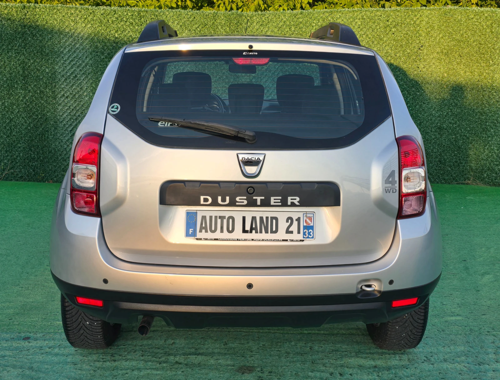 Dacia Duster 1.5DCI* 109кс* 4х4* 74000км* , снимка 5 - Автомобили и джипове - 54841031