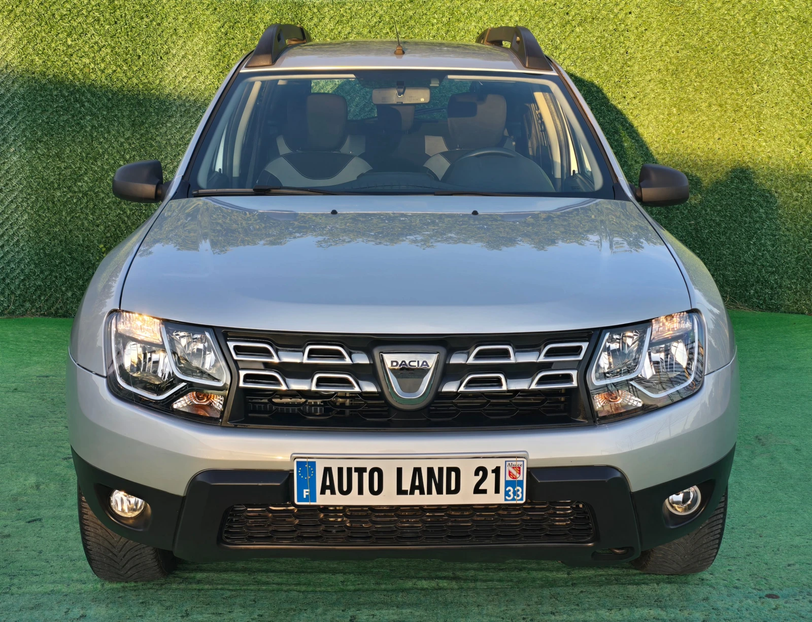 Dacia Duster 1.5DCI* 109кс* 4х4* 74000км* , снимка 2 - Автомобили и джипове - 54841031