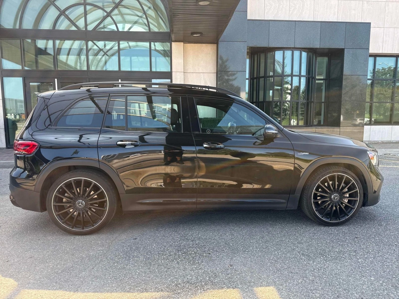 Mercedes-Benz GLB35AMG DISTRONIC* 360* HUD* СЛ.ЛЕНТИ, снимка 5 - Автомобили и джипове - 55572205