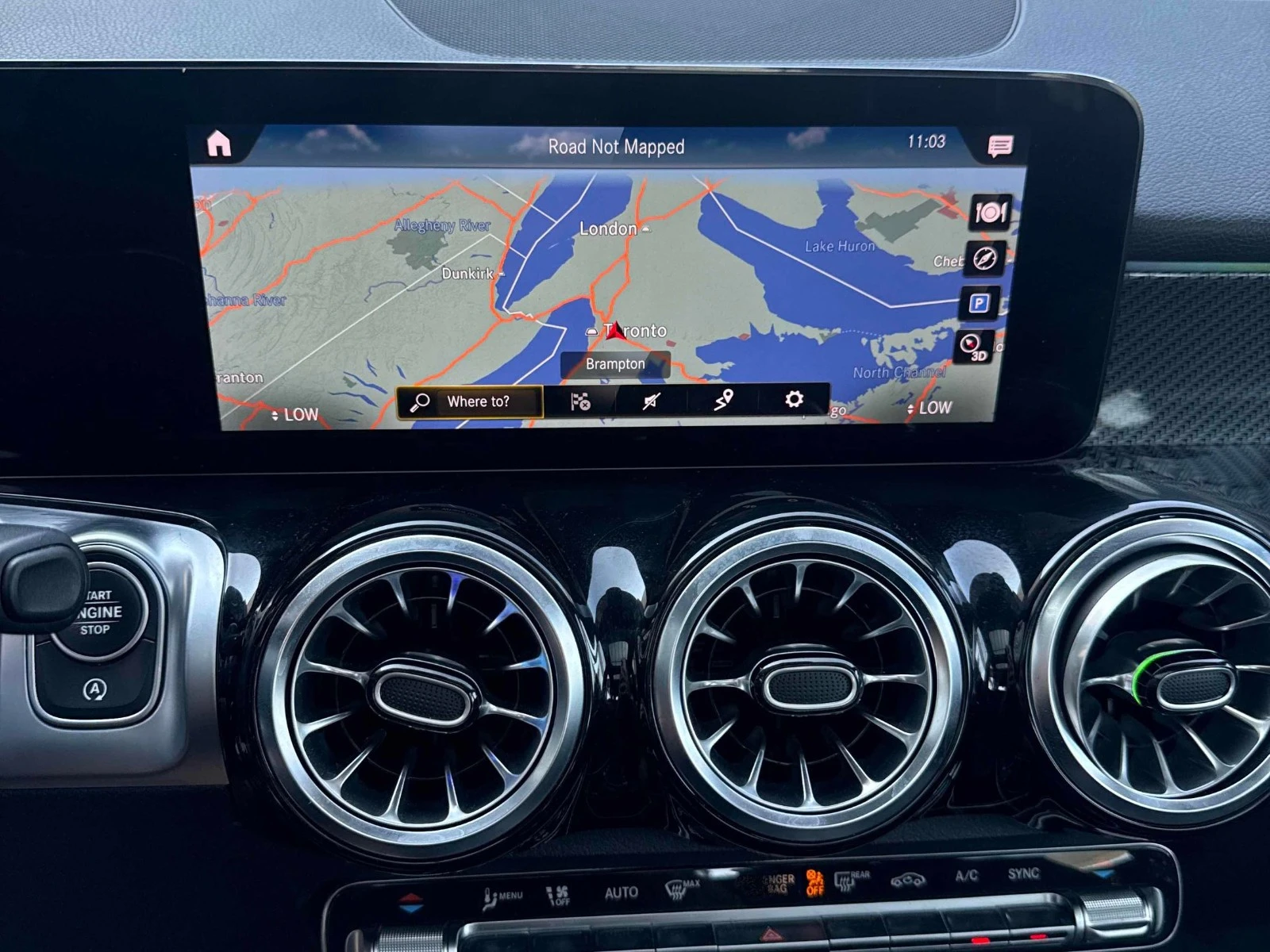 Mercedes-Benz GLB35AMG DISTRONIC* 360* HUD* СЛ.ЛЕНТИ, снимка 15 - Автомобили и джипове - 55572205