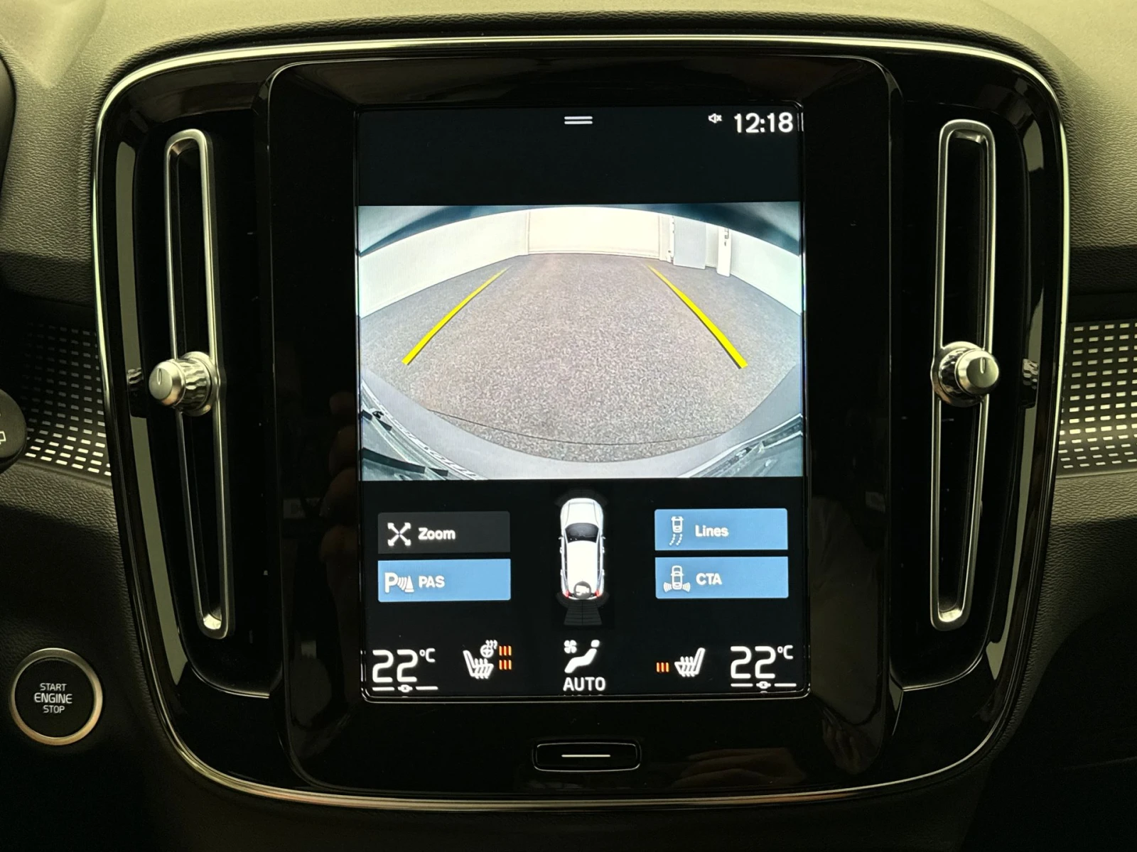 Volvo XC40 1.5 T4 R-Design Hybrid Auto Подгрев, снимка 11 - Автомобили и джипове - 55940440