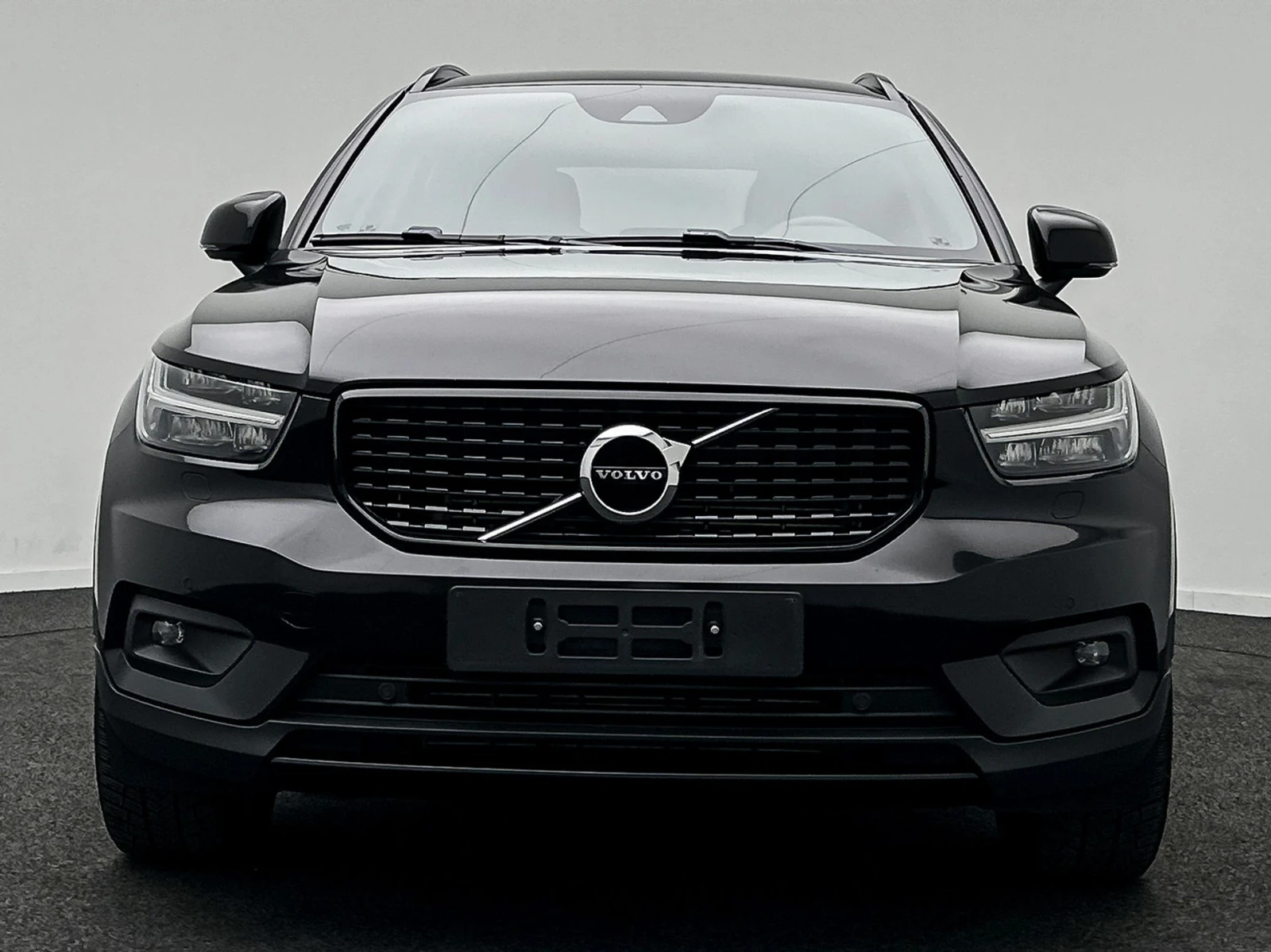 Volvo XC40 1.5 T4 R-Design Hybrid Auto Подгрев, снимка 2 - Автомобили и джипове - 55940440
