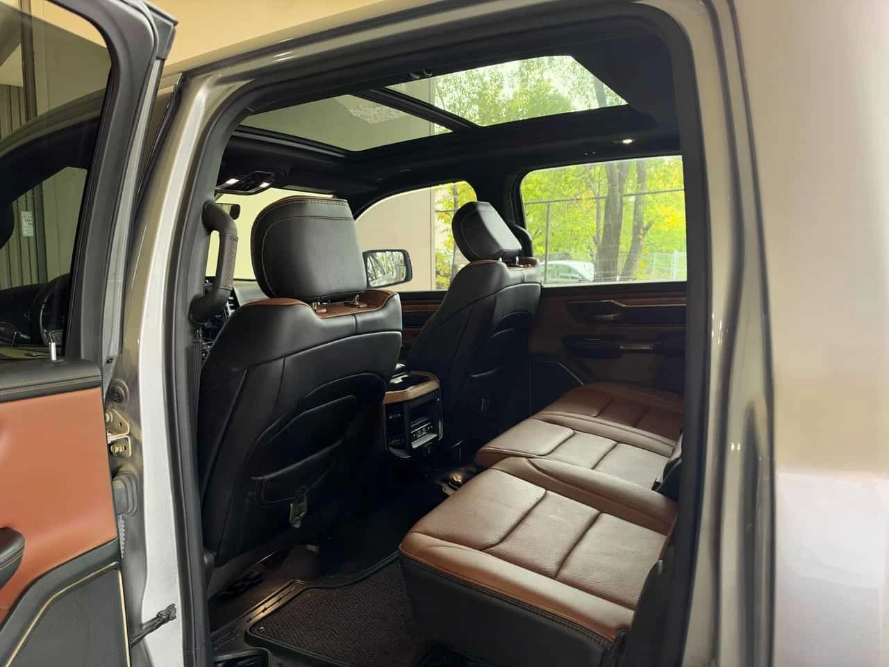 Dodge RAM 1500 Limited Longhorn | CARFAX | ��� ��������� | Mobile.bg � ����������� 11