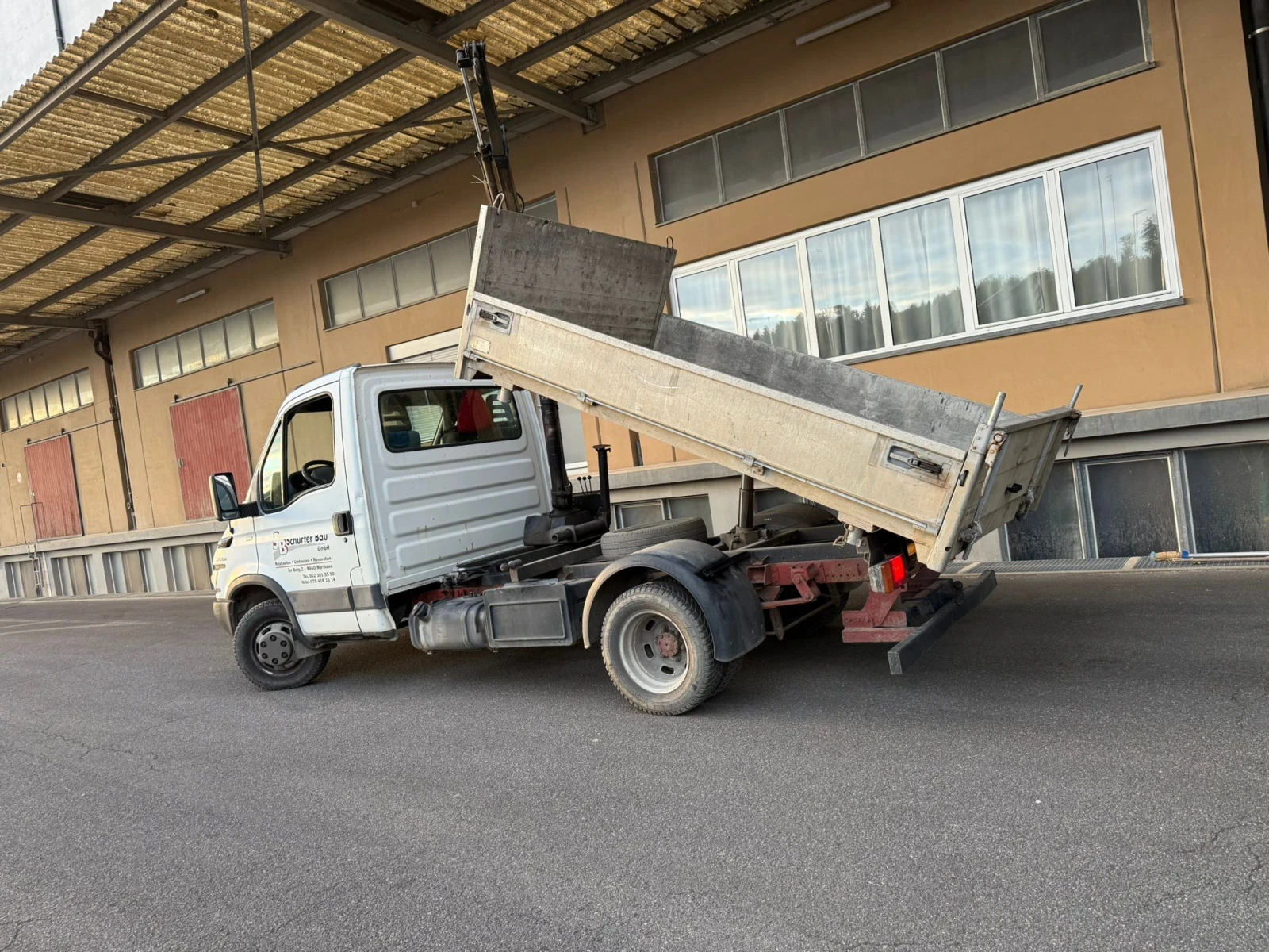 Iveco Daily 35c14* 3.0HPI* САМОСВАЛ+ КРАН* 1800кг.* ШВЕЙЦАРИЯ*, снимка 5 - Бусове и автобуси - 54797161