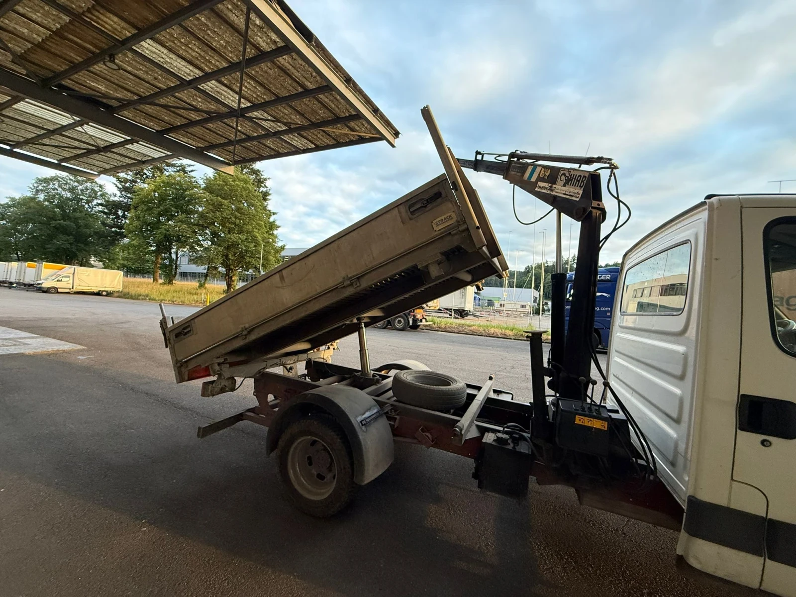 Iveco Daily 35c14* 3.0HPI* САМОСВАЛ+ КРАН* 1800кг.* ШВЕЙЦАРИЯ*, снимка 2 - Бусове и автобуси - 54797161