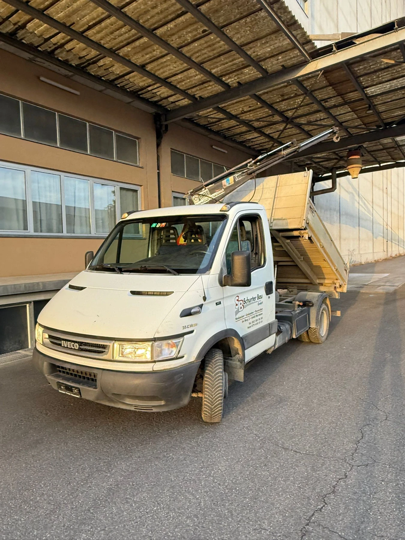 Iveco Daily 35c14* 3.0HPI* САМОСВАЛ+ КРАН* 1800кг.* ШВЕЙЦАРИЯ*