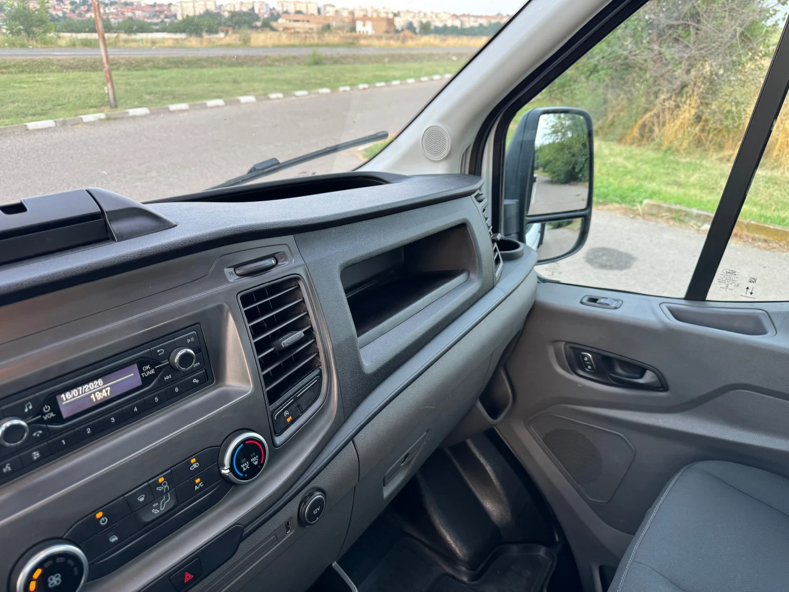 Iveco Daily САМОСВАЛ!! Климатроник!! , снимка 16 - Бусове и автобуси - 55803281