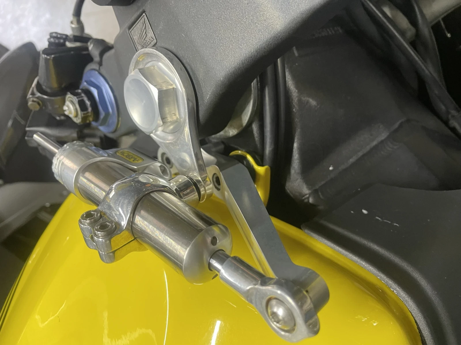 Honda Cbr 954 i - изображение 4