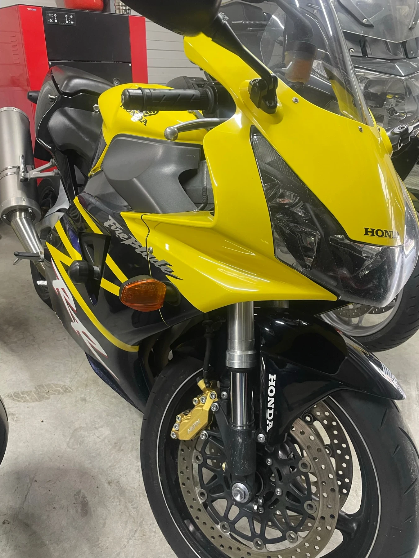 Honda Cbr 954 i - изображение 2