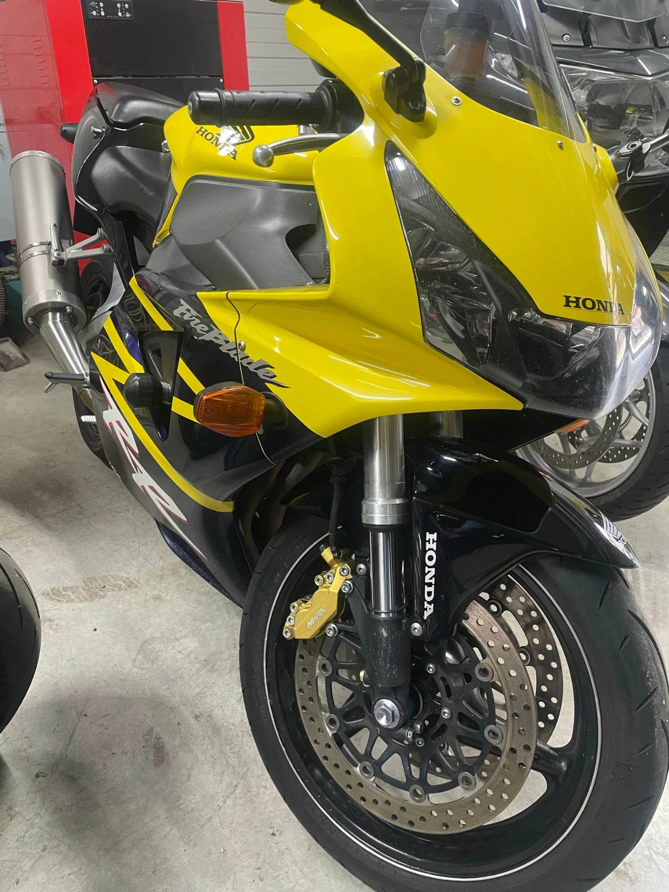 Honda Cbr 954 i - изображение 5
