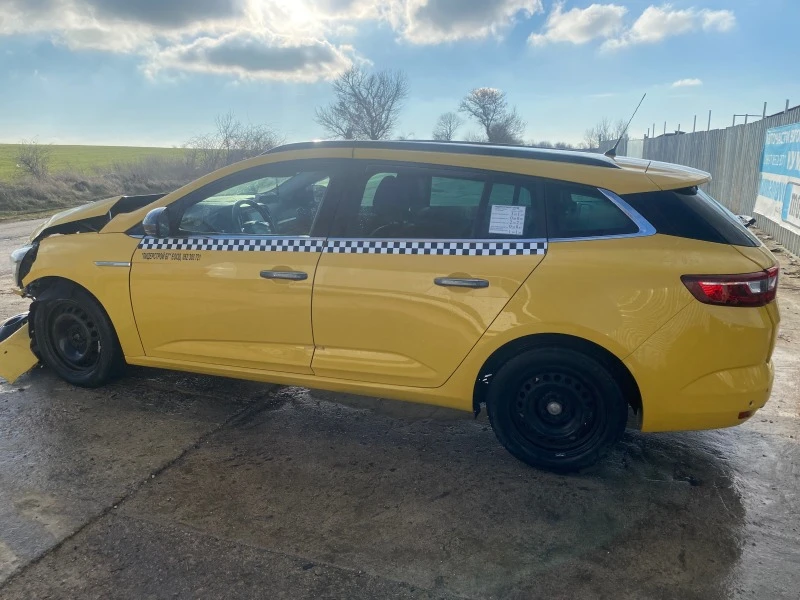 Renault Megane 1.5 DCI, снимка 5 - Автомобили и джипове - 43441033