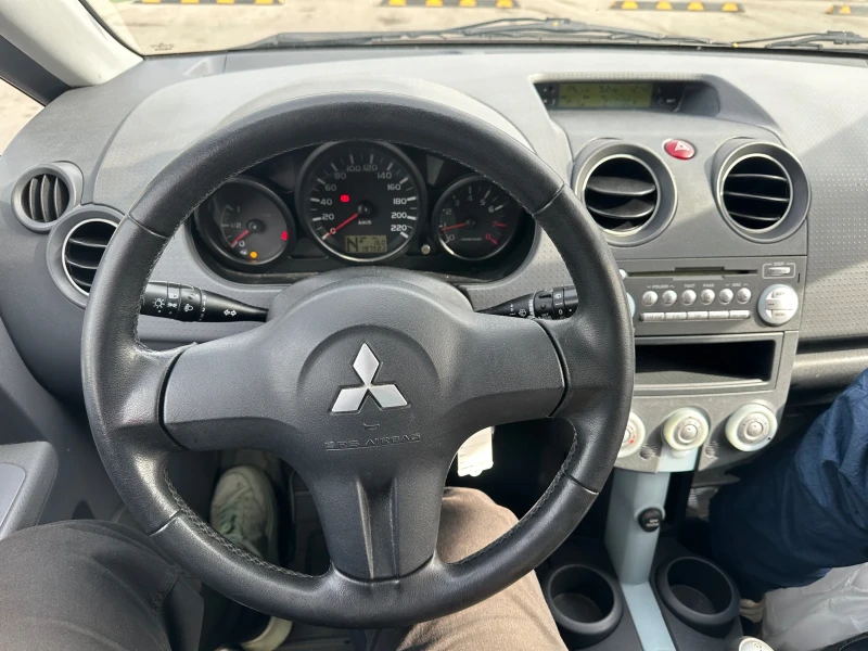 Mitsubishi Colt 1.3-6-Speed-AUTOMAT-КОЖА-БЕЗ-КОРОЗИЯ!, снимка 12 - Автомобили и джипове - 52147549