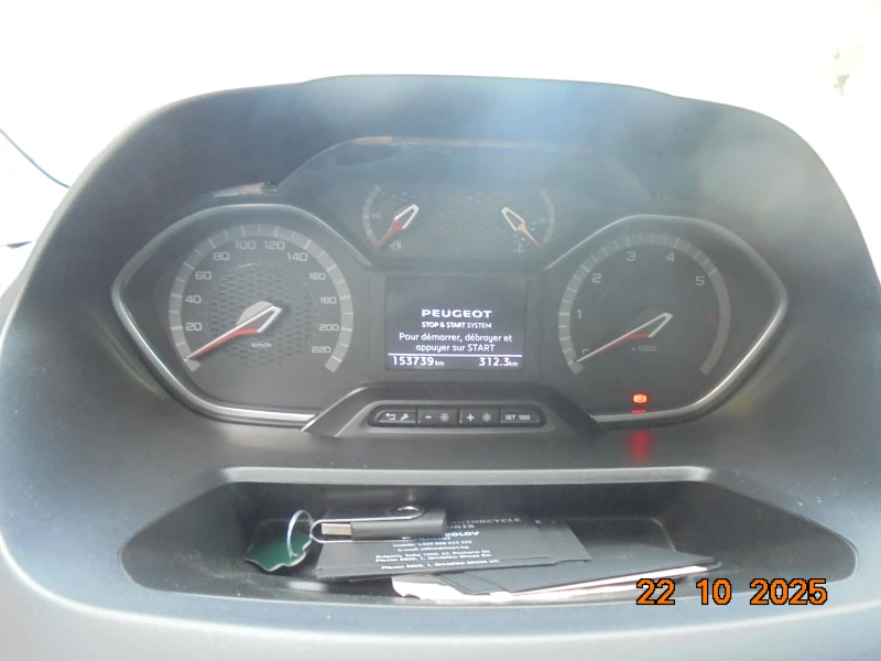 Peugeot Rifter GT, снимка 8 - Автомобили и джипове - 52515109