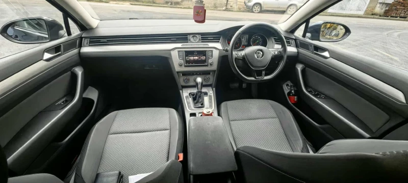 VW Passat 1.6 TDI DSG, снимка 5 - Автомобили и джипове - 53392419