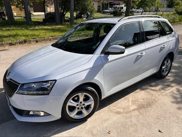 Skoda Fabia 1.0, снимка 2 - Автомобили и джипове - 54672338