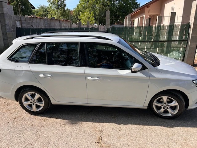 Skoda Fabia 1.0, снимка 4 - Автомобили и джипове - 54672338
